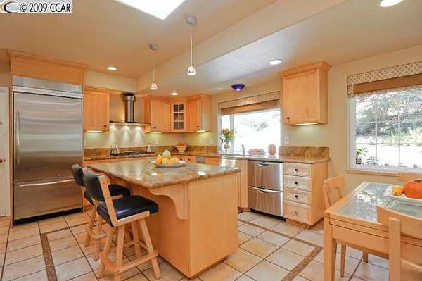 Listing photo 1 of 5