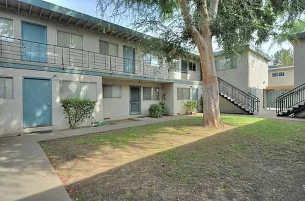 Listing photo 1 of 5