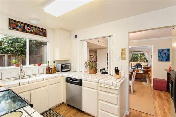 Listing photo 1 of 5