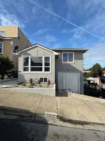 Listing photo 1 of 4