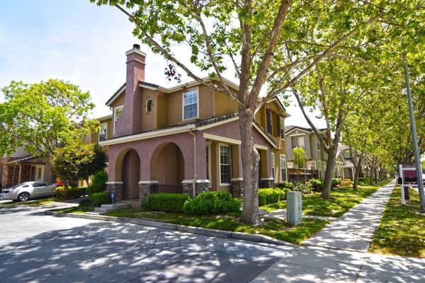 Listing photo 1 of 5