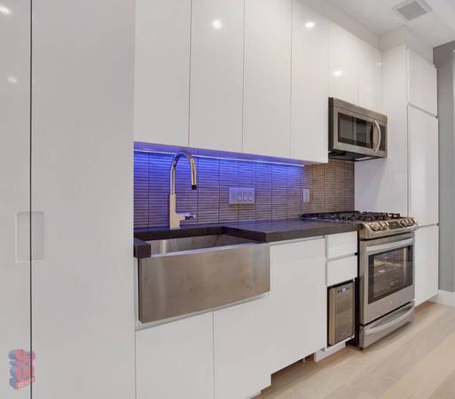 Listing photo 1 of 4