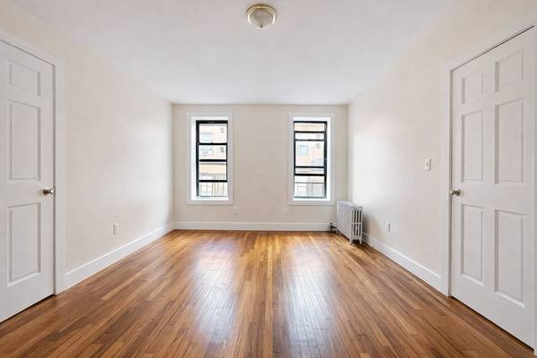 Listing photo 1 of 5