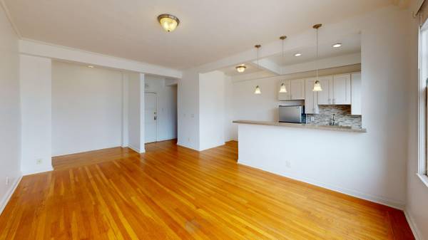 Listing photo 1 of 5