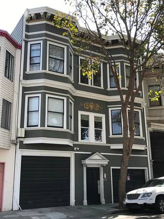 Listing photo 1 of 5