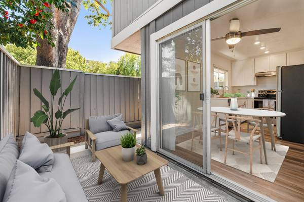 Listing photo 1 of 5