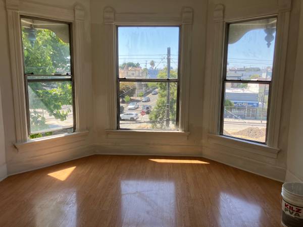 Listing photo 1 of 5