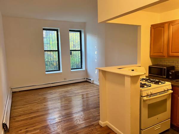Listing photo 1 of 5