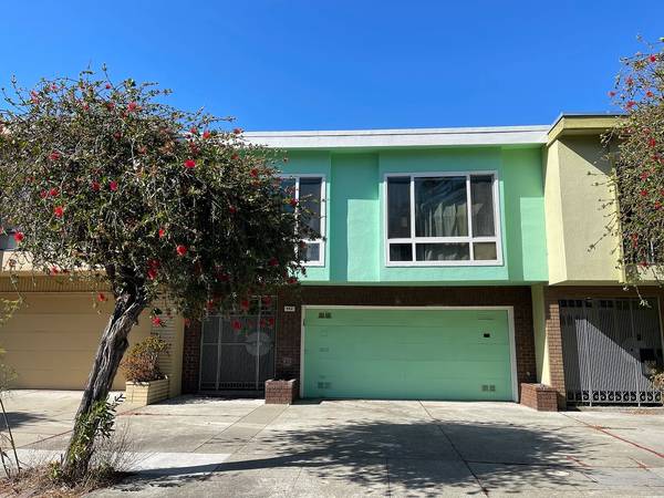 Listing photo 1 of 5