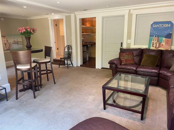 Listing photo 1 of 5