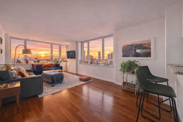 Listing photo 1 of 5