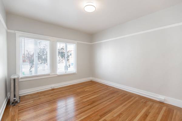 Listing photo 1 of 5