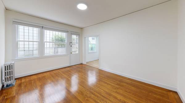 Listing photo 1 of 5