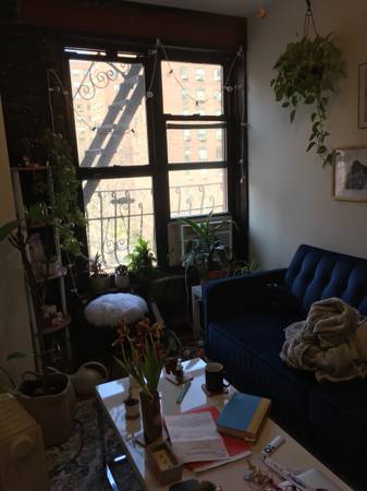 Listing photo 1 of 2