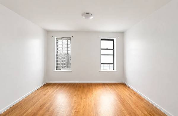 Listing photo 1 of 4