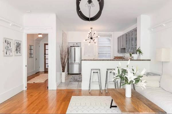 Listing photo 1 of 5