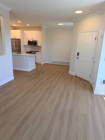 Listing photo 1 of 3