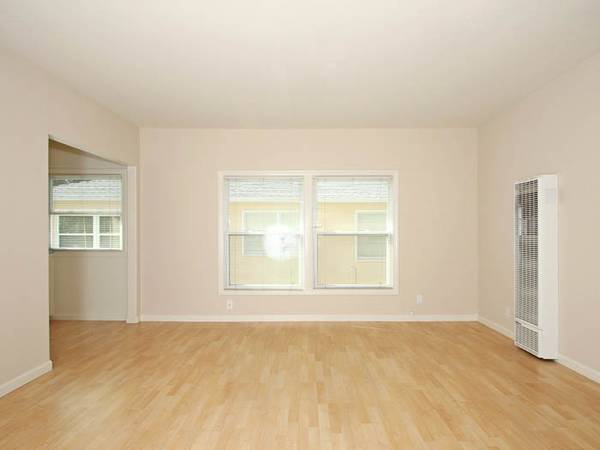 Listing photo 1 of 5