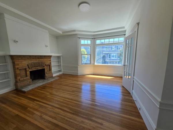 Listing photo 1 of 3