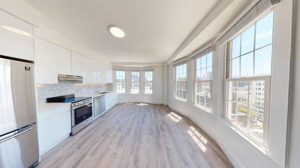 Listing photo 1 of 5