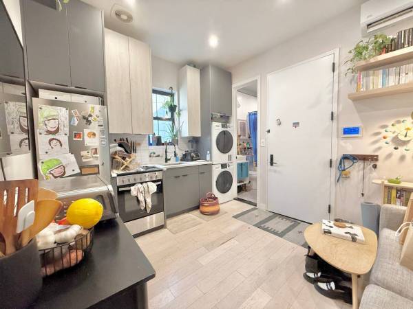 Listing photo 1 of 5