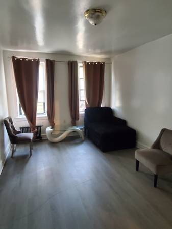 Listing photo 1 of 5