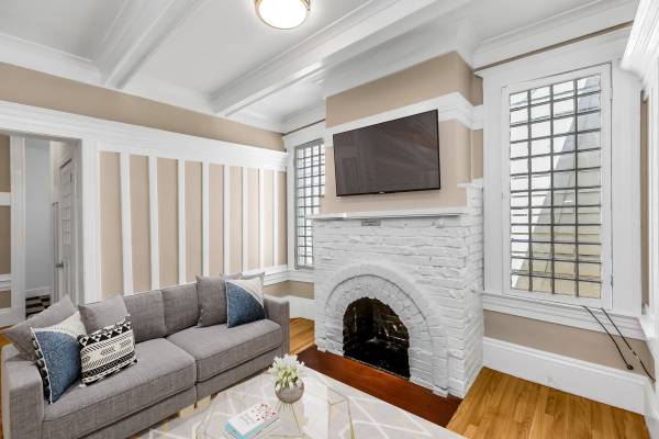 Listing photo 1 of 5