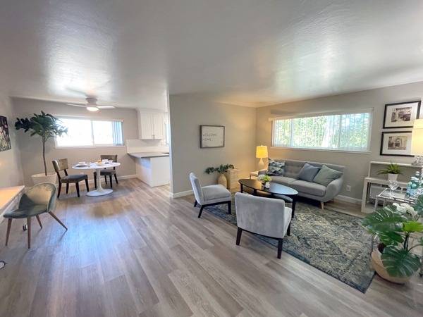 Listing photo 1 of 5