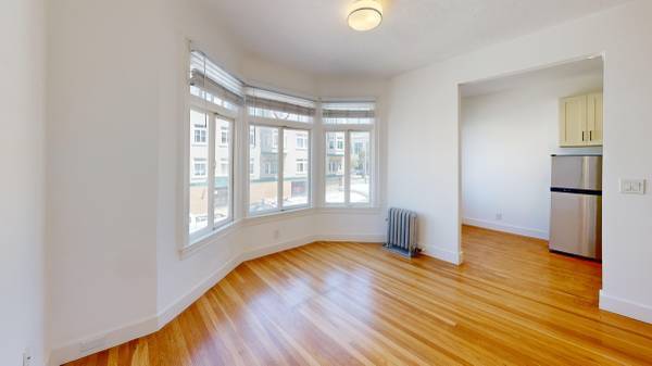 Listing photo 1 of 5