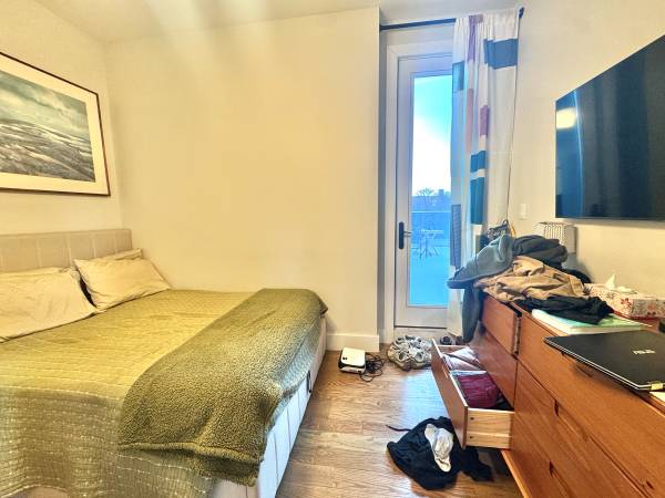 Listing photo 1 of 5