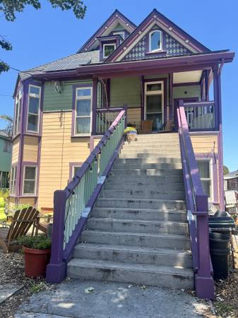 Listing photo 1 of 5