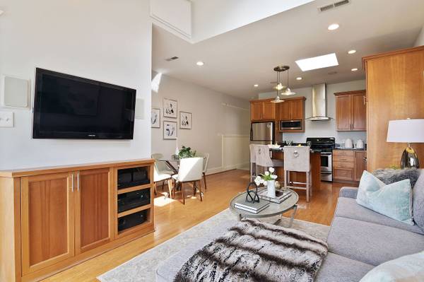 Listing photo 1 of 5