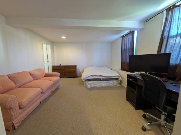 Listing photo 1 of 5