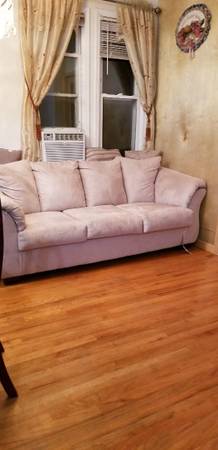 Listing photo 1 of 4