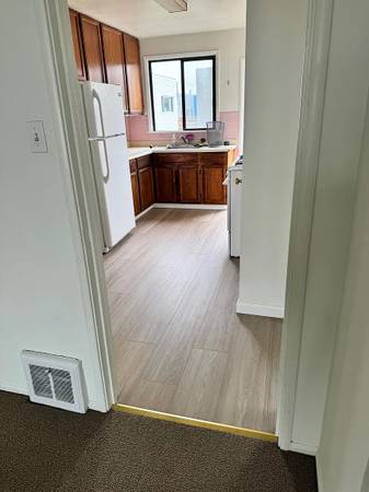 Listing photo 1 of 5