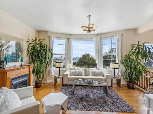 Listing photo 1 of 4