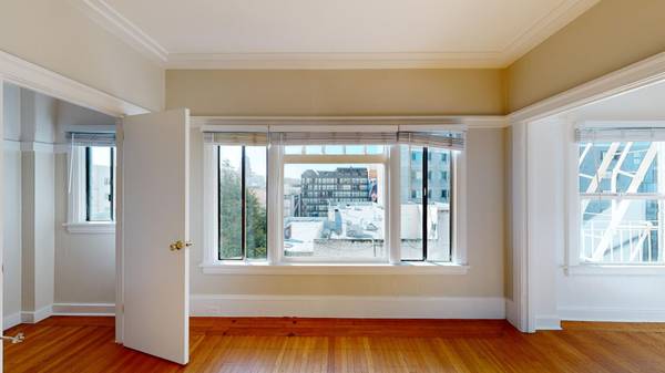 Listing photo 1 of 5