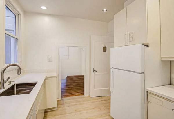 Listing photo 1 of 5
