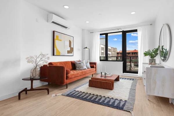 Listing photo 1 of 5