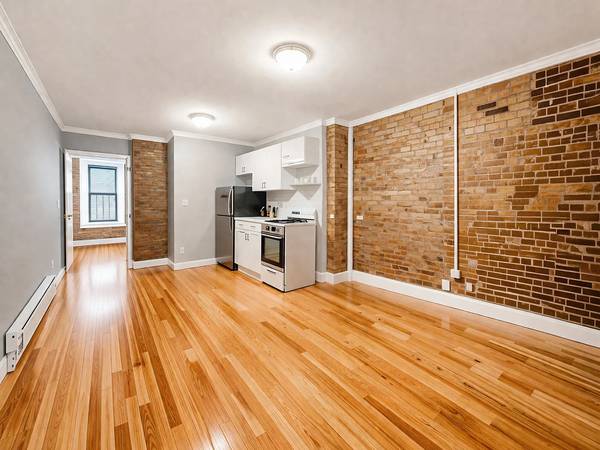 Listing photo 1 of 5