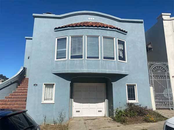 Listing photo 1 of 4