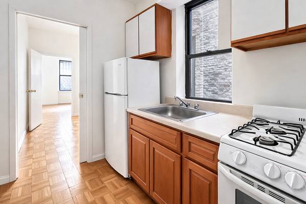 Listing photo 1 of 5