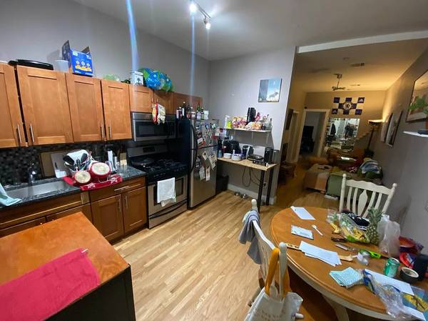 Listing photo 1 of 5