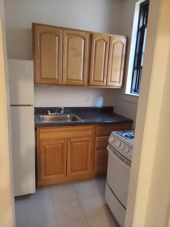 Listing photo 1 of 3