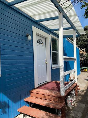 Listing photo 1 of 5