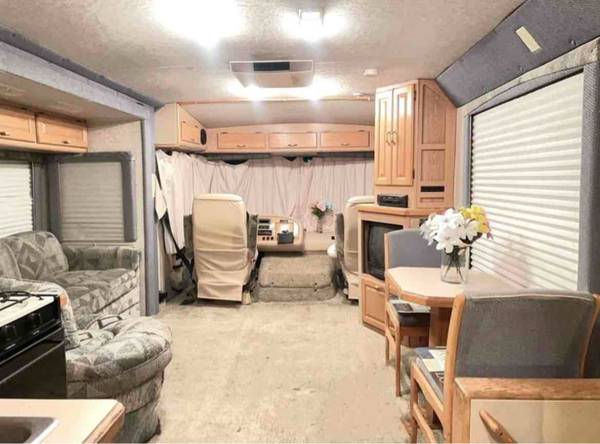 Listing photo 1 of 5