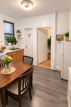 Listing photo 1 of 4