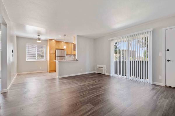 Listing photo 1 of 5