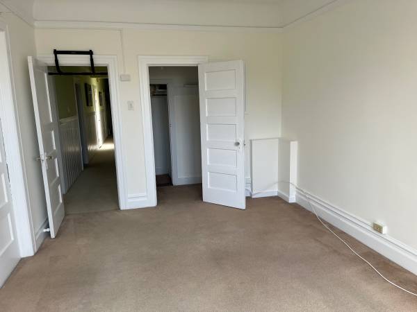 Listing photo 1 of 3