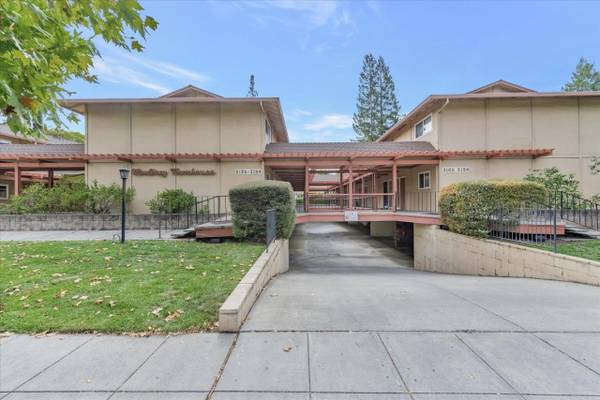 Listing photo 1 of 5